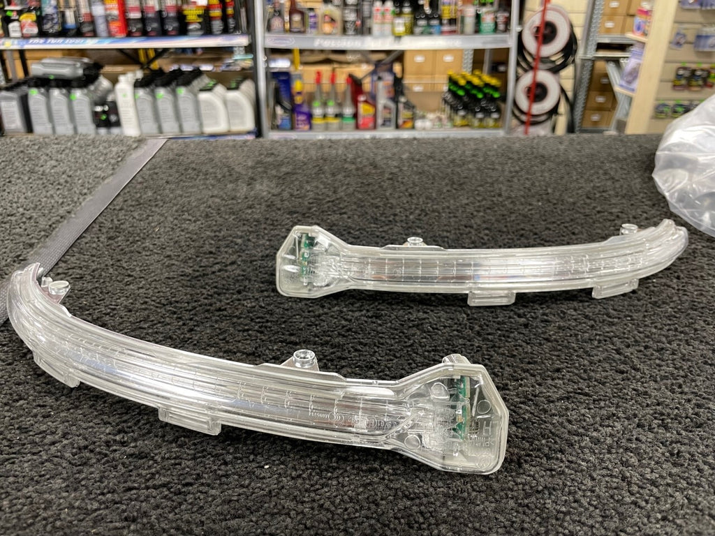 GENUINE VW TURN SIGNAL MIRROR INDICATOR GOLF MK 7 TOURAN MK3 5G0949102/102 PAIR