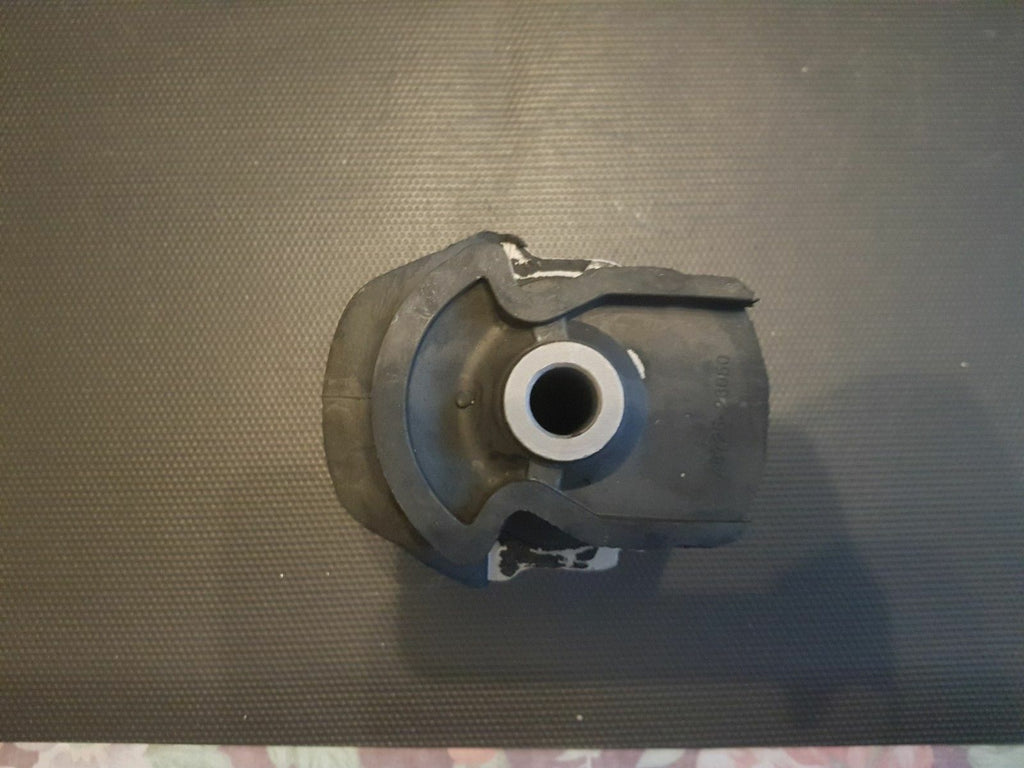 FOR TOYOTA ALPHARD REAR AXLE TRAILING CROSS MEMBER SUBFRAME BUSHING BUSH EFBEST