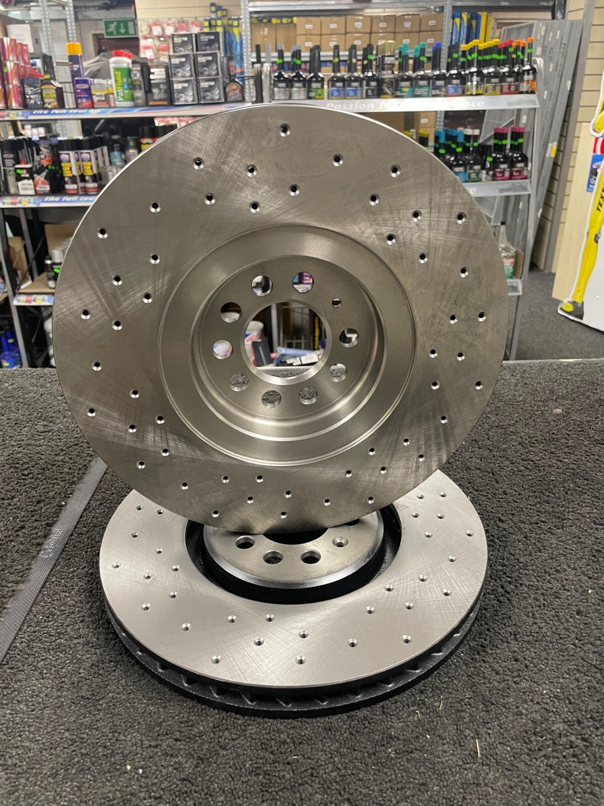 VW GOLF MK4 R32 AUDI TT A3 3.2 V6 8N PERFORMANCE CROSS DRILLED BRAKE DISCS 334MM