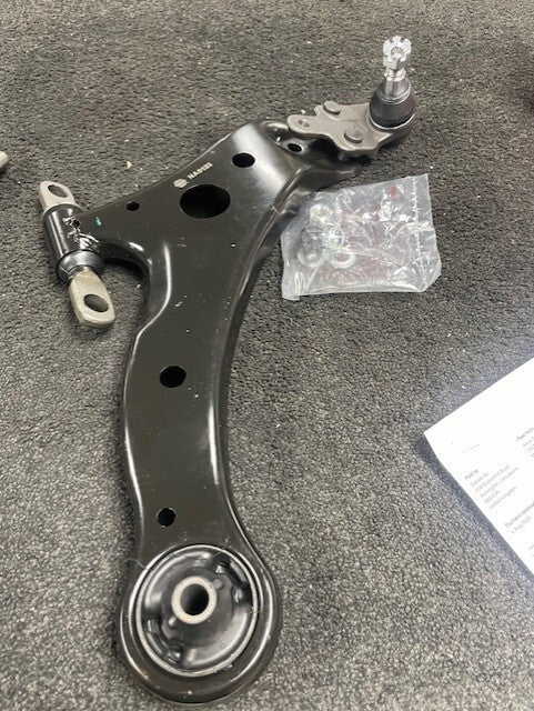 FOR LEXUS RX300 RX400 4wd OS RH FRONT LOWER WISHBONE CONTROL ARM BALL JOINT