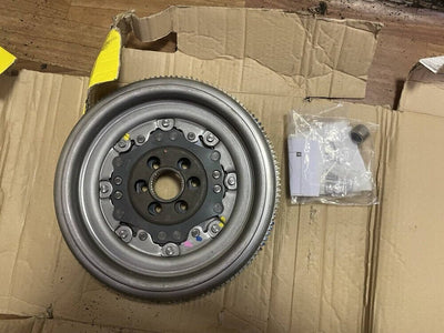 AUDI TT OCTAVIA SUPERB YETI LEON ALTEA  DUALMASS FLYWHEEL DSG 6SPEED 03L105266AK