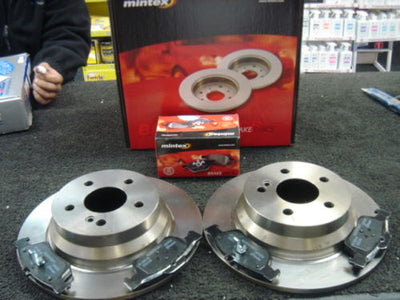 FOR MERCEDES E200 E220D E230 E250 REAR BRAKE DISC & PADS 