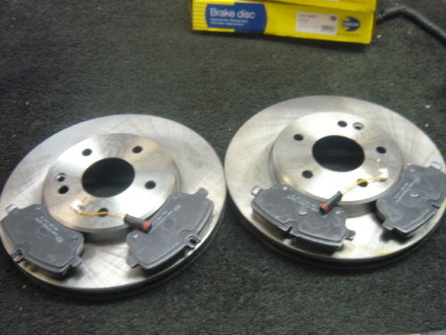 FOR MERCEDES C200 C220CDI C180  BRAKE DISCS & PADS & SENSOR