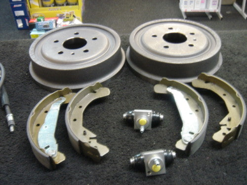 VAUXHALL ZAFIRA REAR BRAKE DRUMS BRAKE SHOES 2 CYLINDER