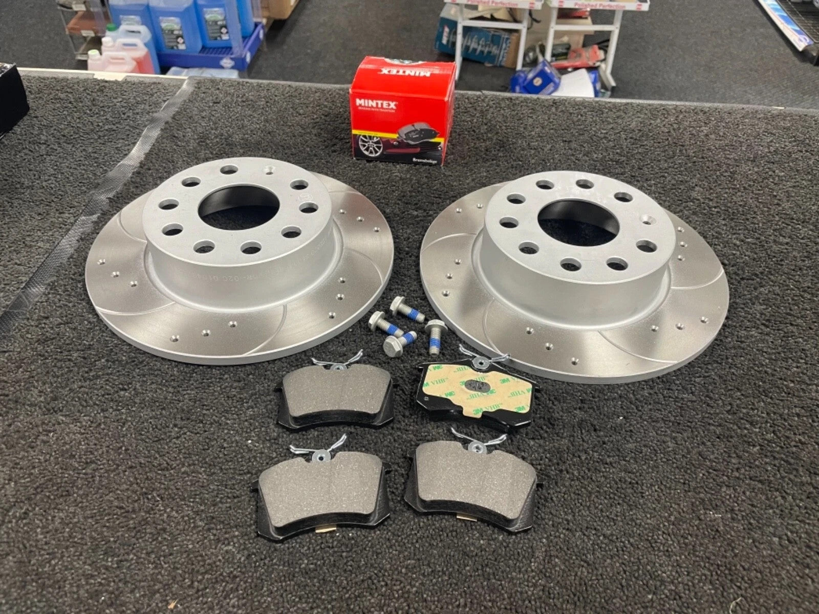 VW POLO MK5 1.8GTi BRAKE DISC DRILLED GROOVED BRAKE PAD FRONT REAR