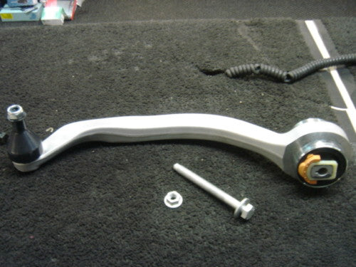PASSAT  LOWER  REAR WISHBONE SUSPENSION  ARM & BOLT 