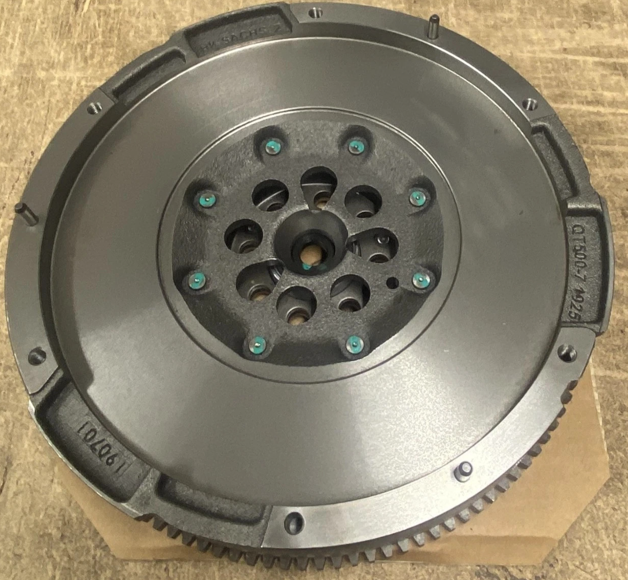 DUAL MASS FLYWHEEL SORENTO  SANTA FE CRDi 232002F110 232002F300 232002F301