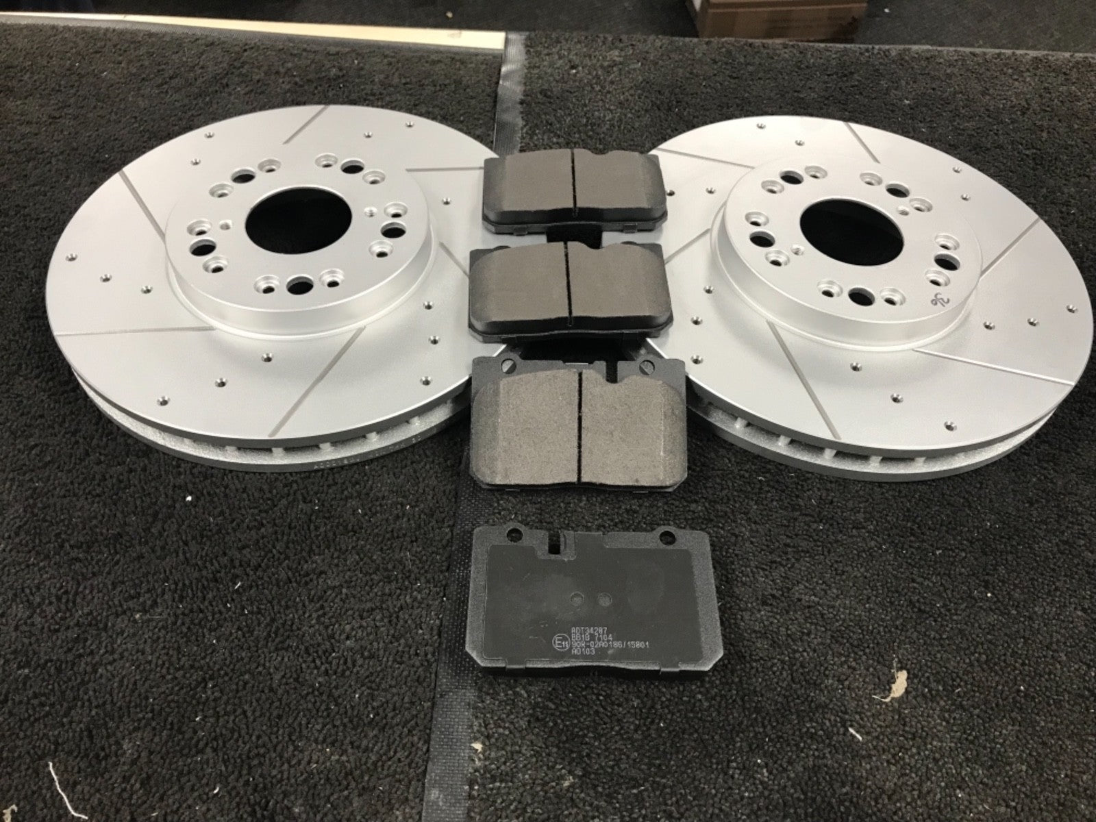 FOR LEXUS LS400 SC430 ARISTO CELSIOR SC300 DRILLED GROOVED BRAKE DISC BRAKE PAD 