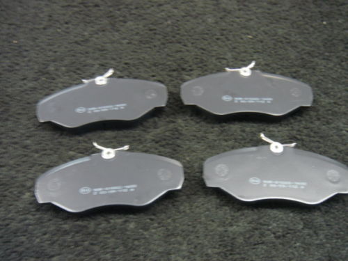 VAUXHALL VIVARO FRONT BRAKE PADS MINTEX