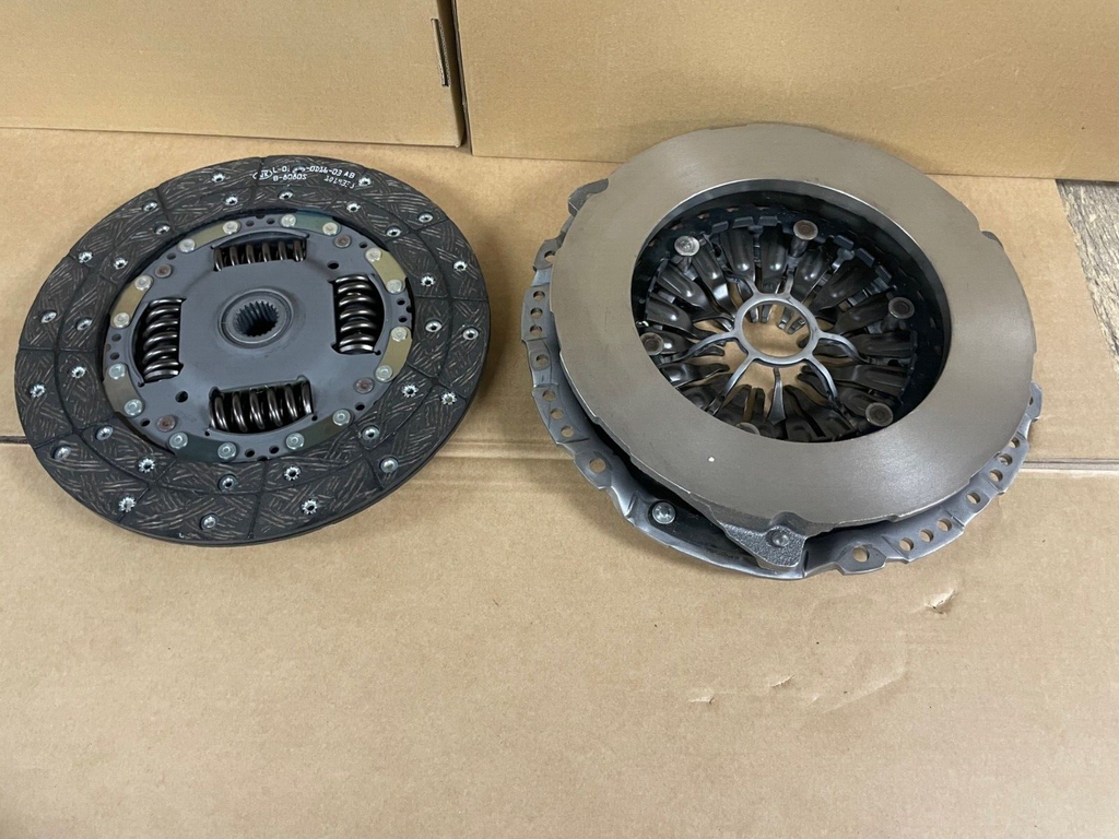 LUK CLUTCH KIT 2PCE FOR FORD TRANSIT TOURNEO  2.2TDCi RANGER TDCi 3.2 2.2TDCi