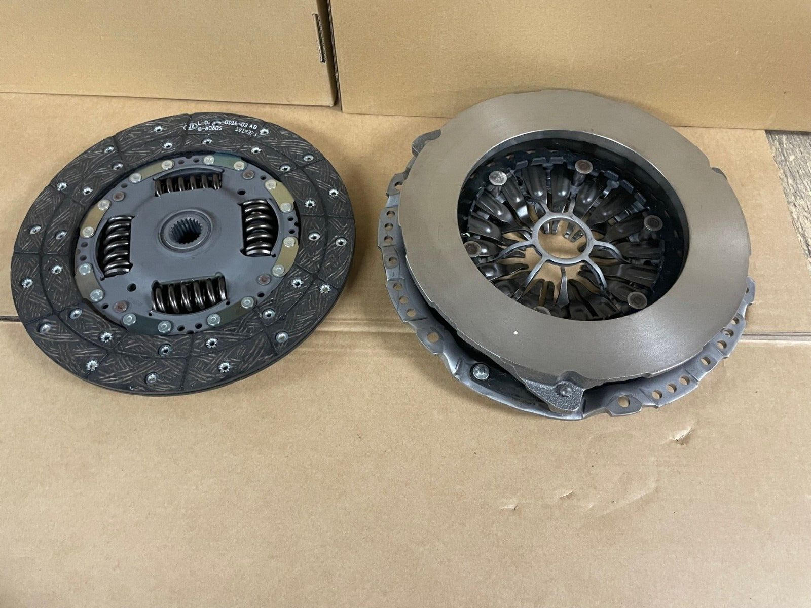 LUK CLUTCH KIT 2PCE FOR FORD TRANSIT TOURNEO  2.2TDCi RANGER TDCi 3.2 2.2TDCi