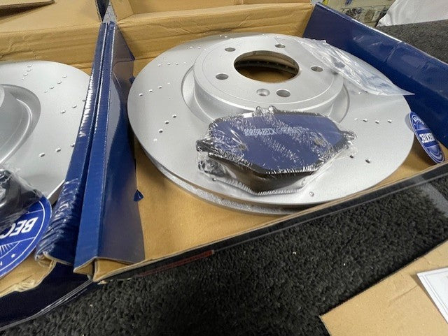 MERCEDES G- WAGON W463 G63 4X4 2018-24 2 REAR BRAKE DISC BRAKE PADS 370MM