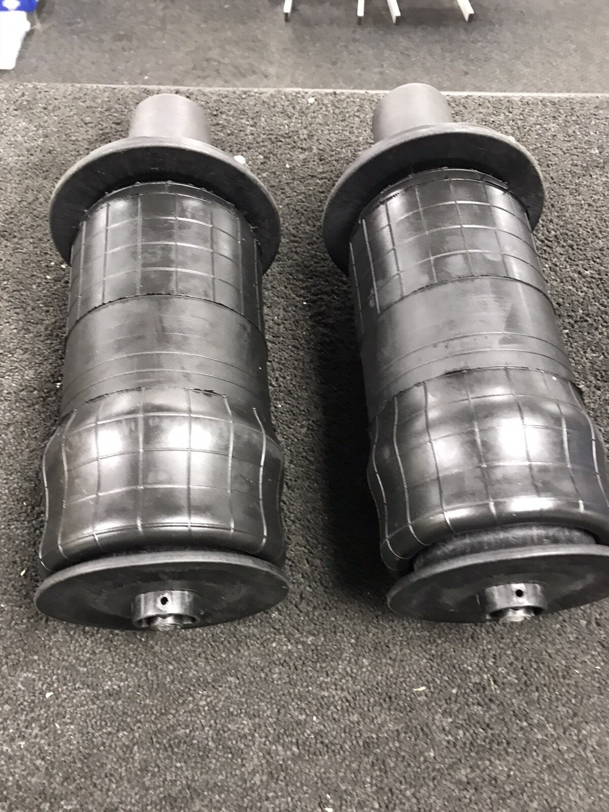 2X NEW FRONT AIR SUSPENSION AIR BAG SPRING BELLOW RANGE ROVER REB101740 