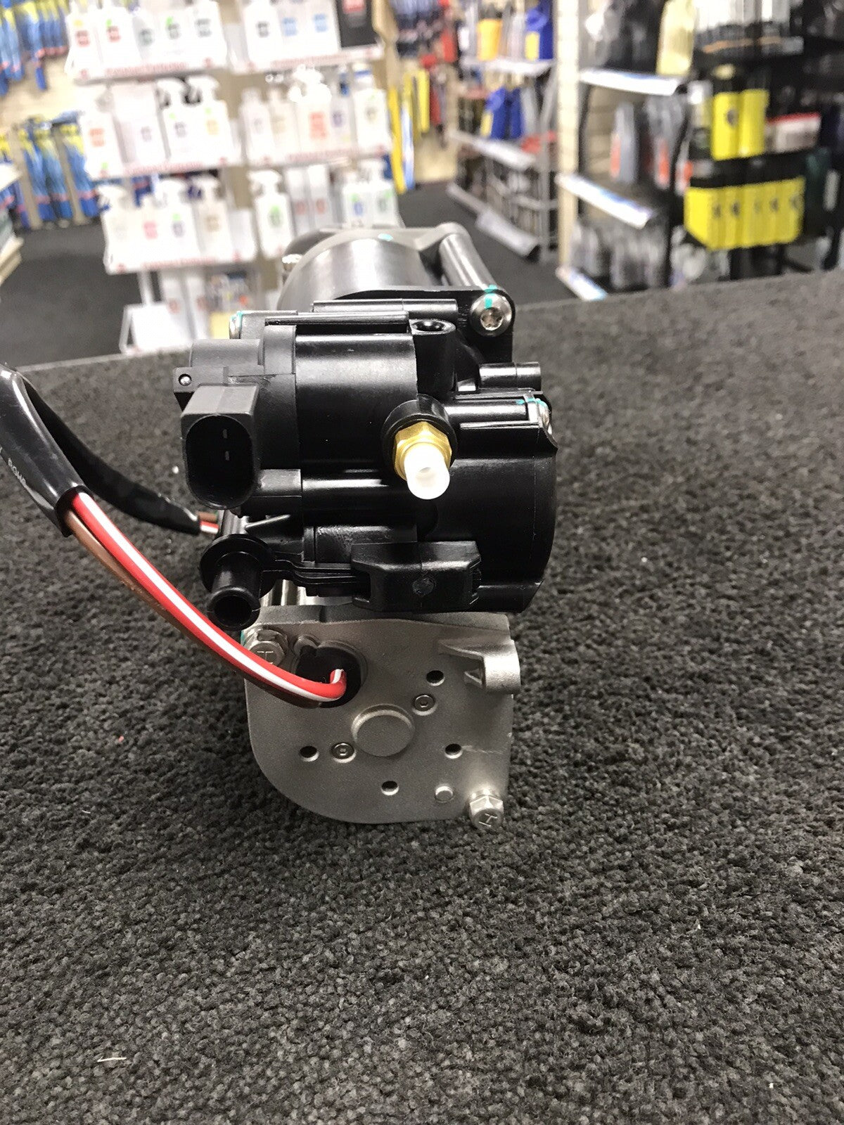 REAR AIR SUSPENSION COMPRESSOR FOR MERCEDES E-Class W212 S212 NEW 