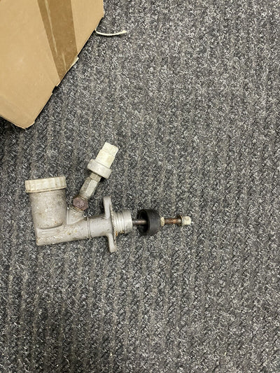 Land Rover Defender Tdci clutch Master Cylinder GENUINE