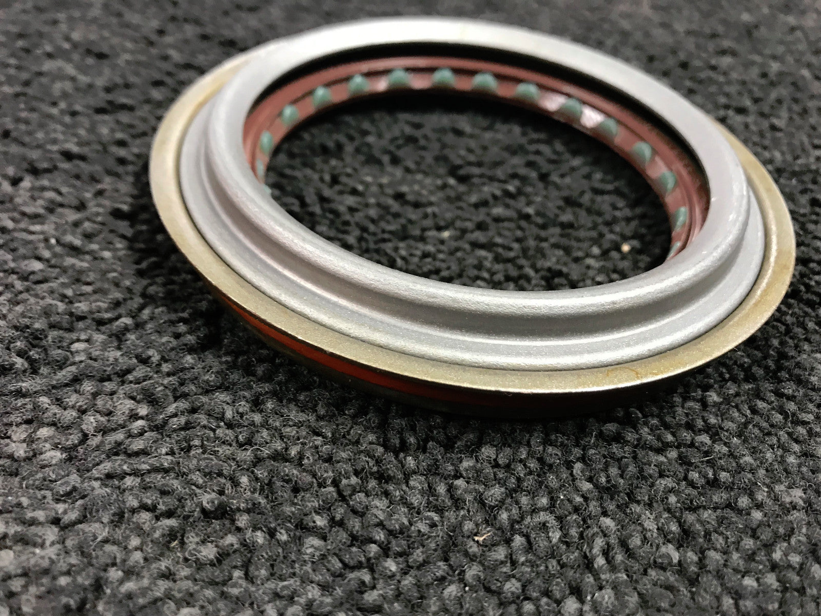 TRANSIT RWD 2.2TDCI 280 260 300 06 ON REAR HUB SEAL TWIN WHEEL HUB 