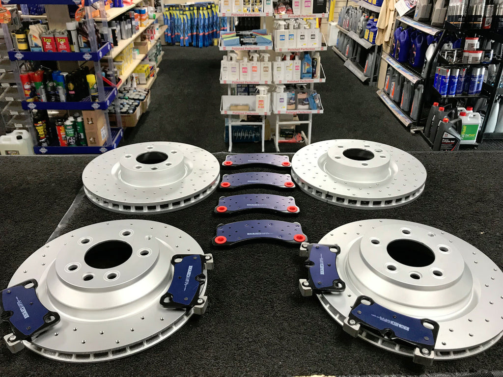 VW TOUAREG 5.0 R50 TDI BRAKE DISCS DRILLED FRONT & REAR 368MM 358MM & PADS