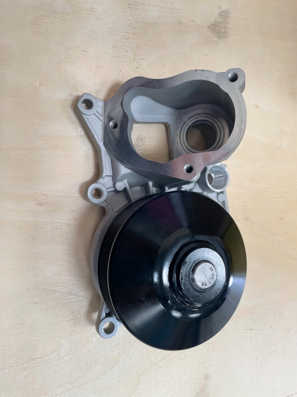 WATER PUMP FOR BMW F20 F30 F10 F11 F80 E84 E92 E93 120D 320D 520D 525D X1 X3