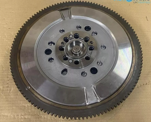 BMW X1 X3 E91 E92 E92 E60 E83 E84 DUAL MASS FLYWHEEL +BOLTS 21207567829 704727