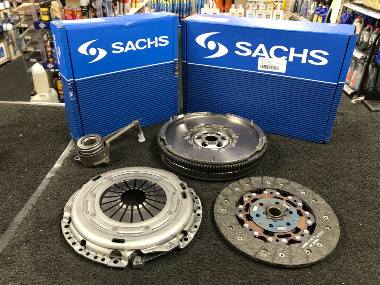 VW TIGUAN 4MOTION 2.0TDi 2008-11 DUAL MASS FLYWHEEL CLUTCH KIT CYLINDER MQ500