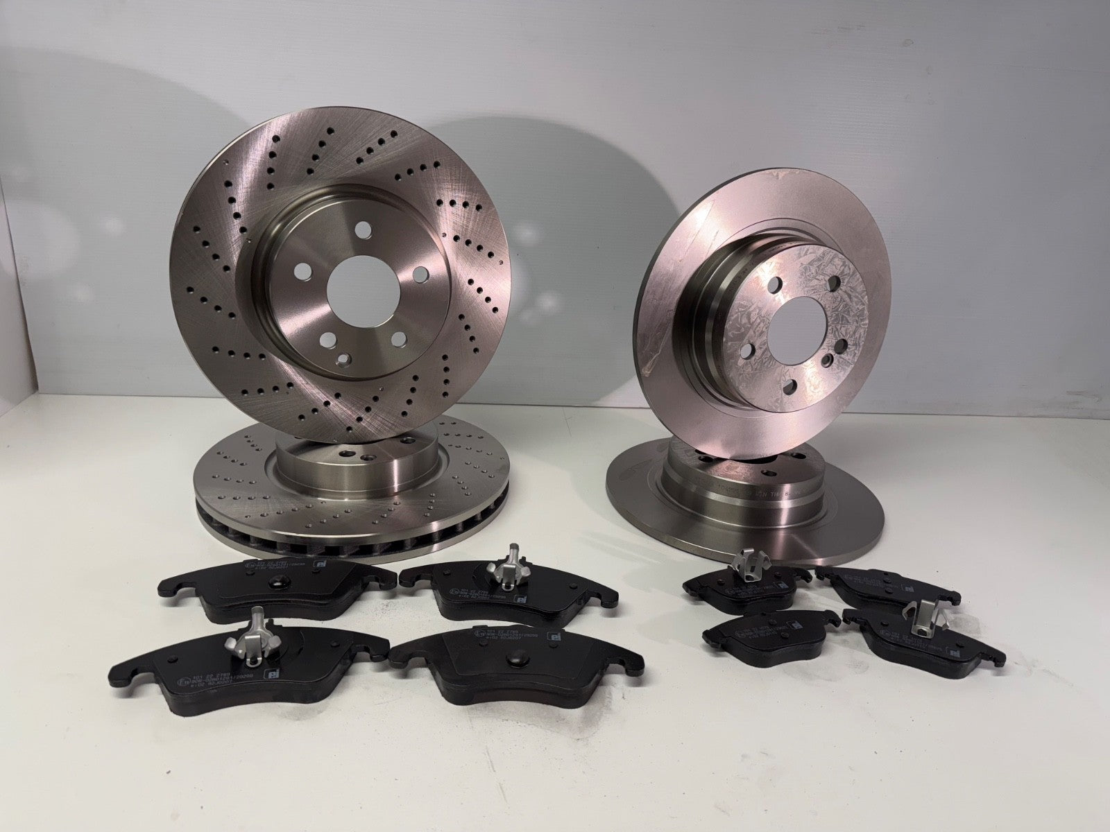 E-CLASS E220 CDI BLUEEFFICIENCY SE (MK4 (A207)) FRONT REAR BRAKE DISC PAD SET