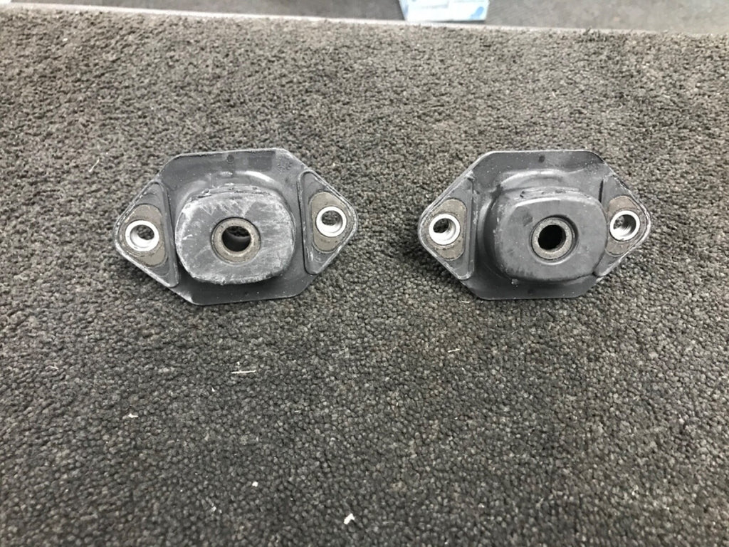 BMW 3 SER E90 E91 318 320D 323 325 328 330Ci 330D REAR STRUT TOP MOUNTING PAIR