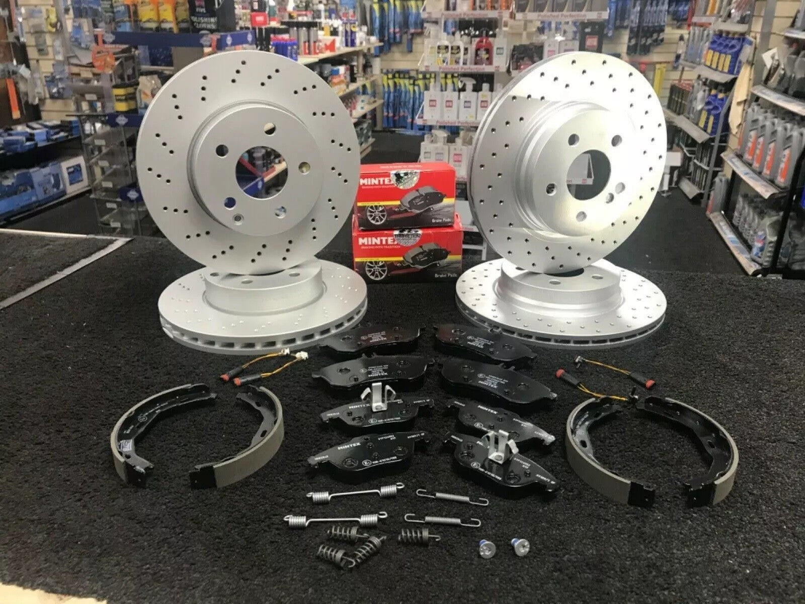 FOR C-CLASS C350 CDI BLUEEFFICIENCY ELEGANCEMK3 FL W204 BRAKE DISC PAD DRILLED