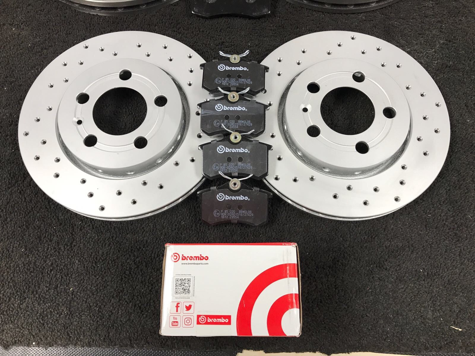 SEAT LEON 1.8 TURBO CUPRA R REAR CROSS DRILLED BRAKE DISC BREMBO REAR BRAKE PAD
