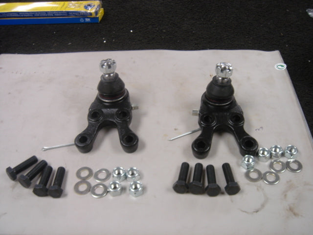 FOR MITSUBISHI L200 TRITON ANIMAL WARRIOR 4LIFE 1996-2006 LOWER BALL JOINT LH RH