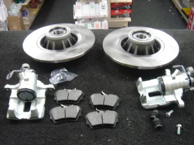 2 REAR BRAKE DISC BEARING BRAKE CALIPER BRAKE PAD RENAULT TRAFIC DCi DTi 2001-20