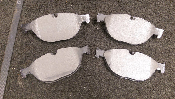 BMW E87 116d 116i 1.6 2.0 E87 E82 2.0 118d 118i 120d 120i 123d FRONT BRAKE PAD