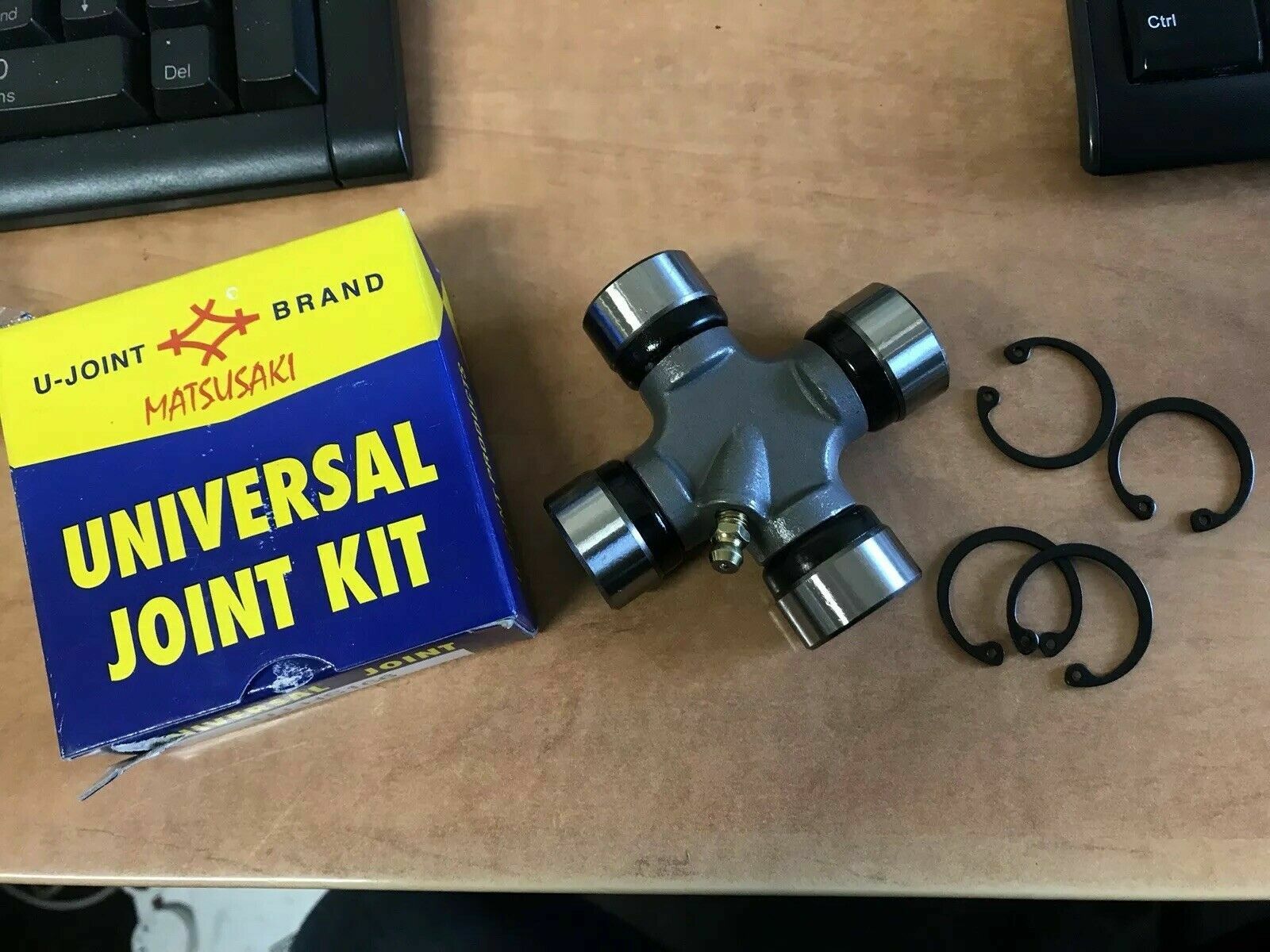 FOR NISSAN TERRANO MK2 2 2.7TD 3.0TD REAR PROPSHAFT UJ AXLE GEARBOX UNIVERSAL