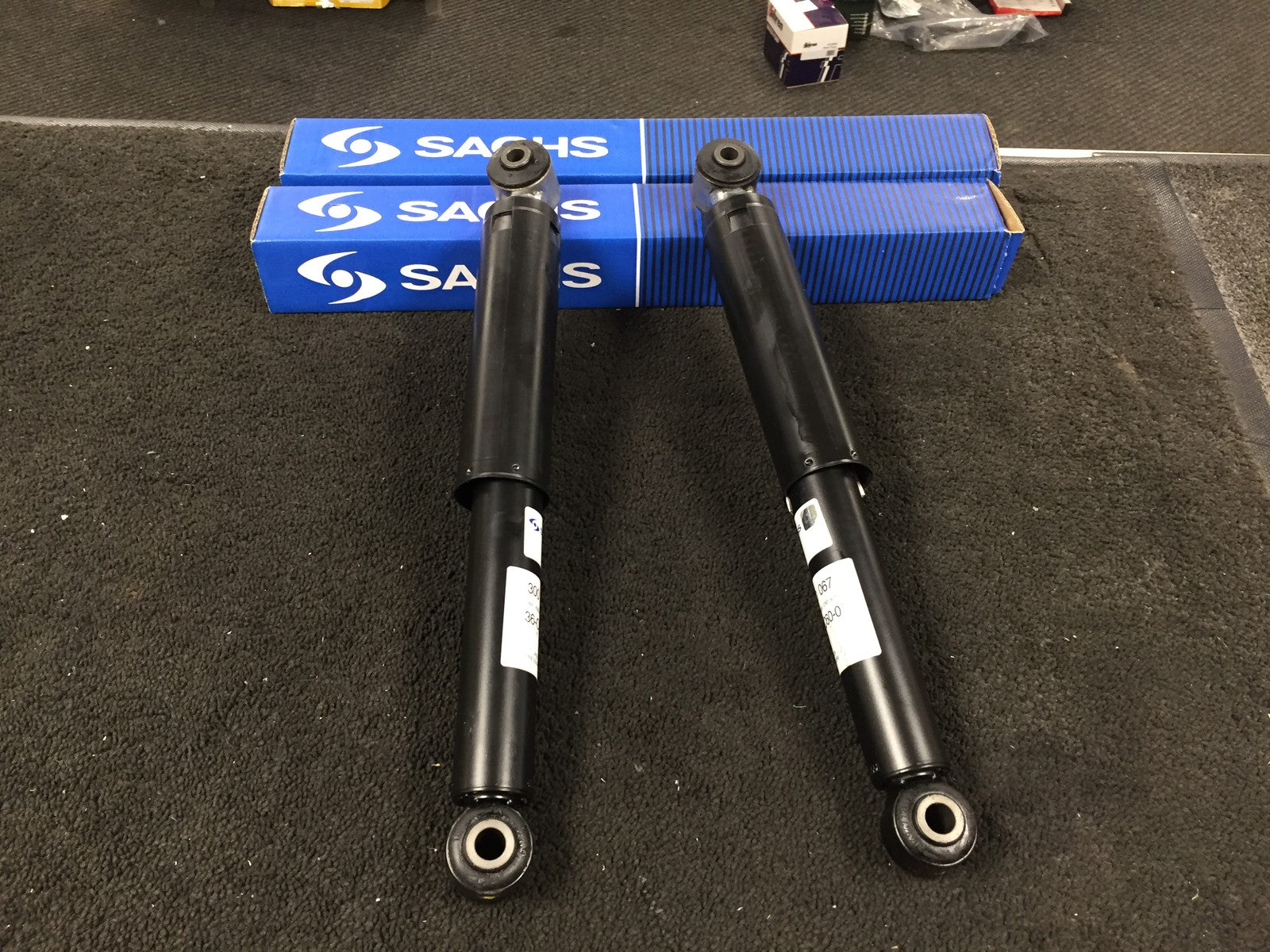 FOR VAUXHALL VECTRA C REAR SHOCK ABSORBER LH RH SPORT
