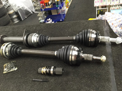 VW TRANSPORTER CARAVELLE 2.0TDi 5SPED DRIVESHAFT DRIVER PASSENGER SIDE STUB AXLE