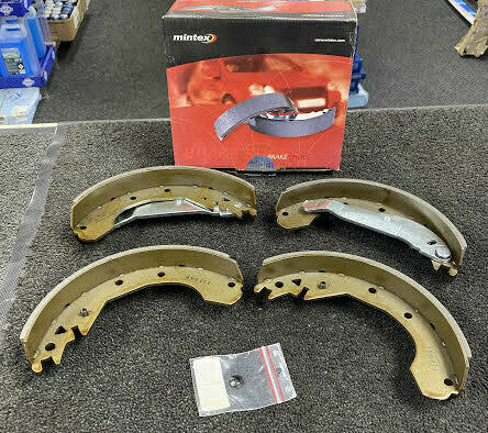 OPEL MANTA  REKORD VAUXHALL  ASTRA MK2  REAR MINTEX BRAKE SHOES 230MM X50MM