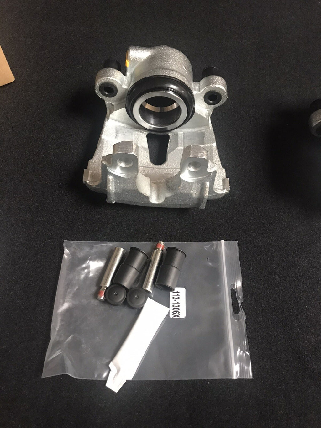 FRONT BRAKE CALIPER RH OS SLIDER PINS BMW X6 E71 F16 XDRIVE SDRIVE25D 348MM DISC