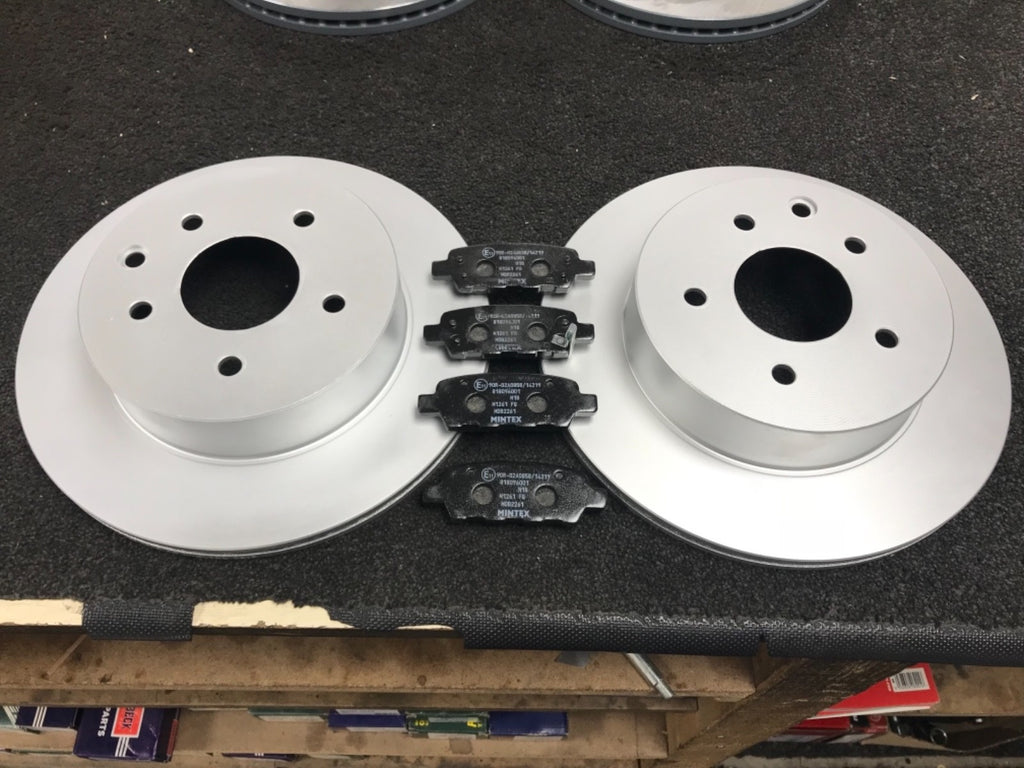 FOR NISSAN 350Z FAIRLADY Z BRAKE DISCS WITH BRAKE BRAKE PADS  REAR  SET