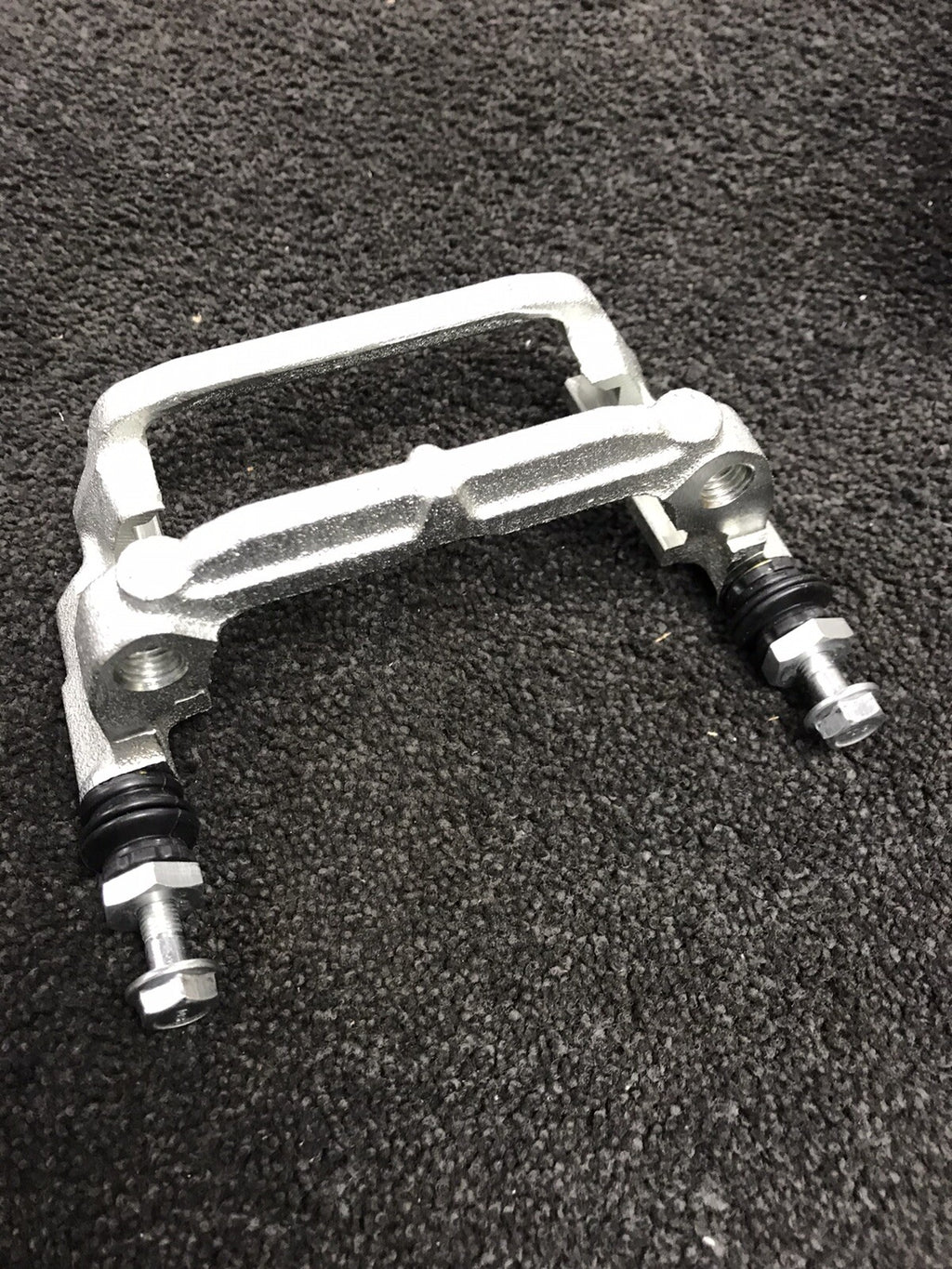 REAR BRAKE CALIPER BRACKET CARRIER VAUXHALL ASTRA J CASCADA CRUZE 268MM DISC