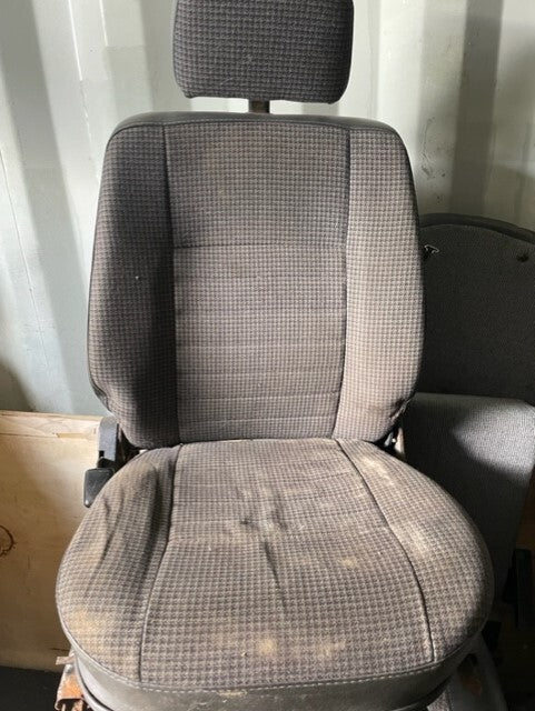 LAND ROVER DEFENDER 90 110 CSW DRIVER OS SEAT COMPLETE + BASE + RUNNERS