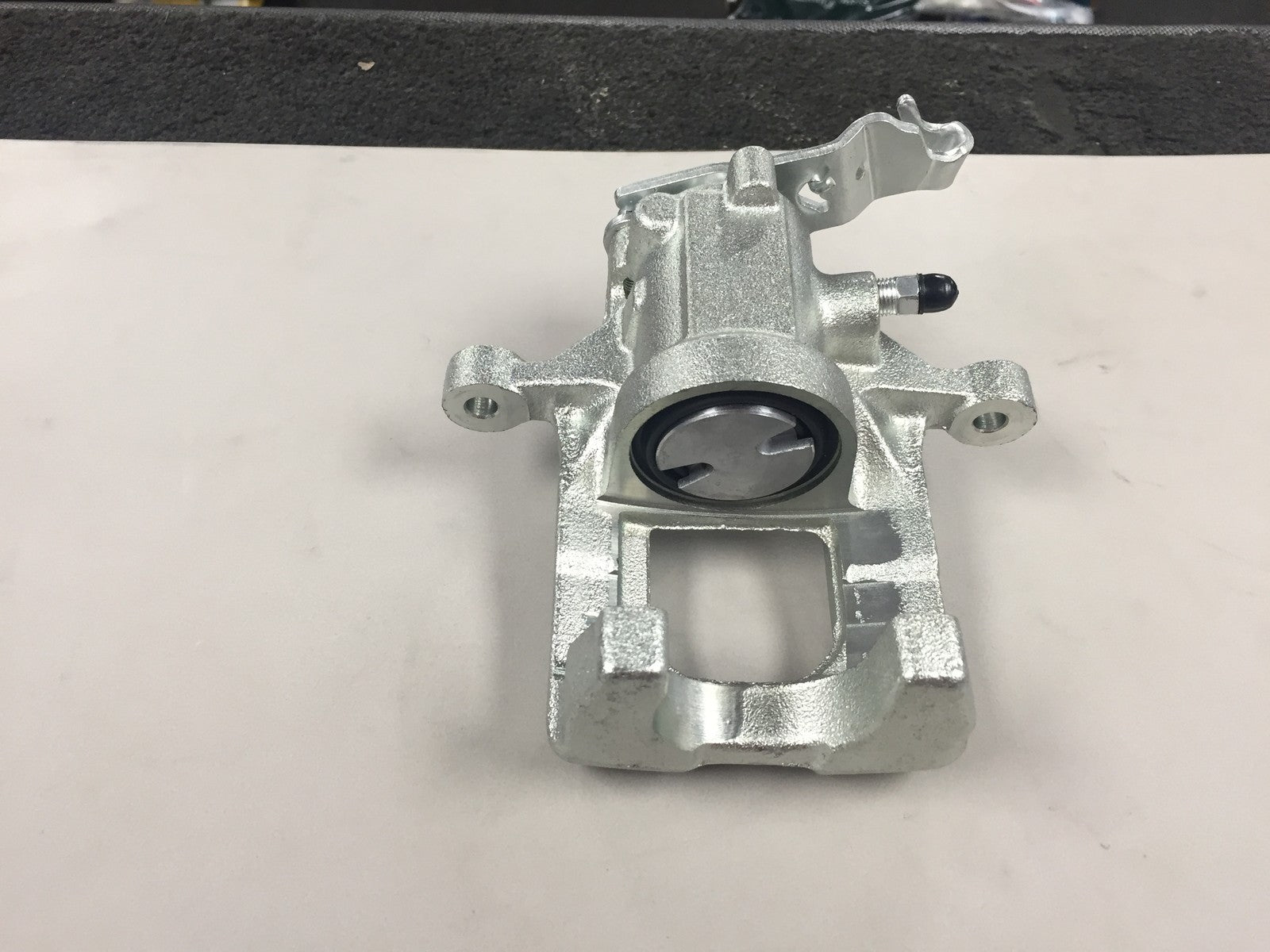 2 REAR BRAKE CALIPER VW GOLF MK6 1.6TDI SPORTLINE BLUEMOTION BOSCH SYSTEM