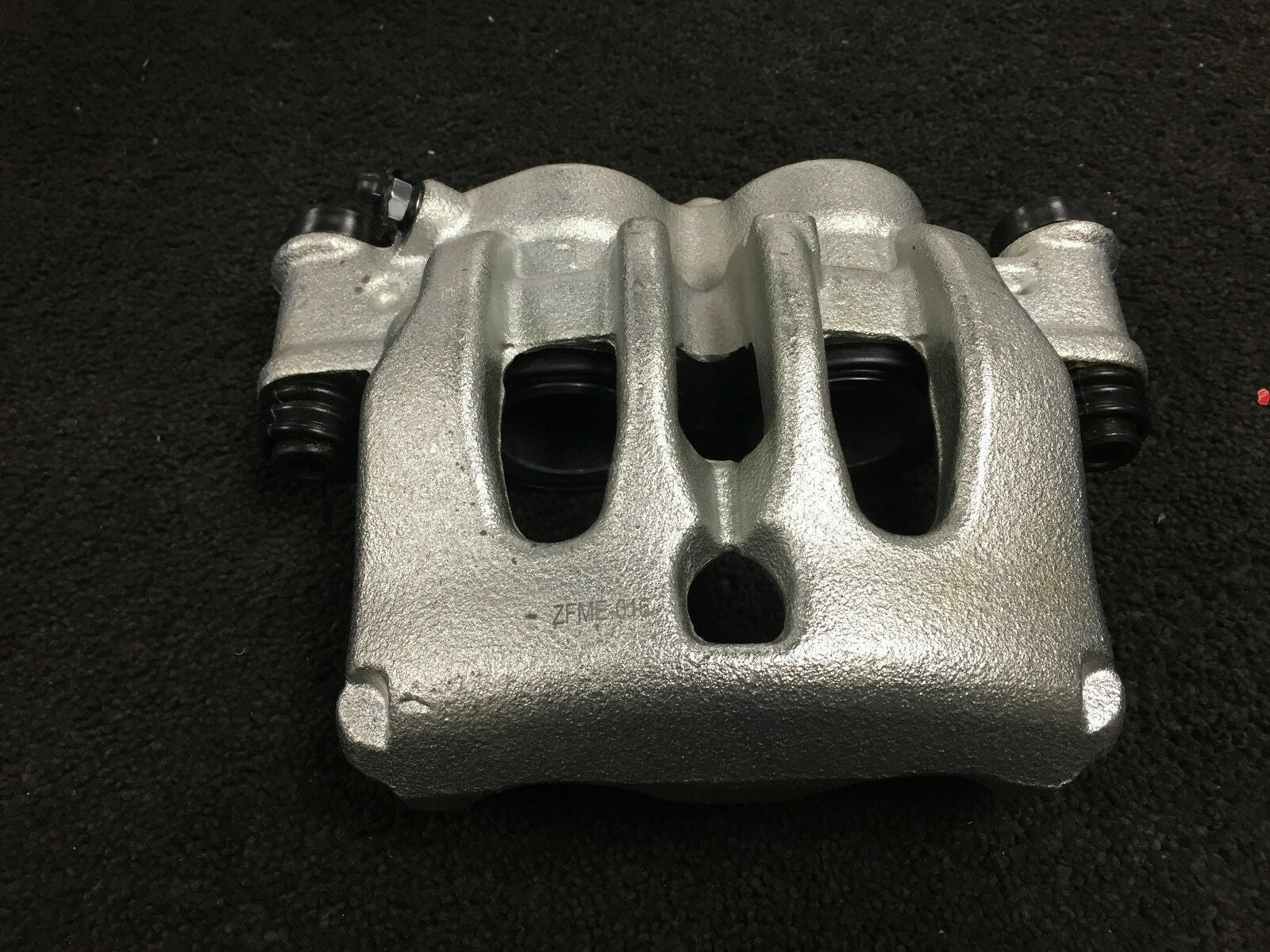 2 FRONT BRAKECALIPER LHRH PAIR + SLIDERS FORV220 V250 2.1CDi BlueTECW247 BREMBO 