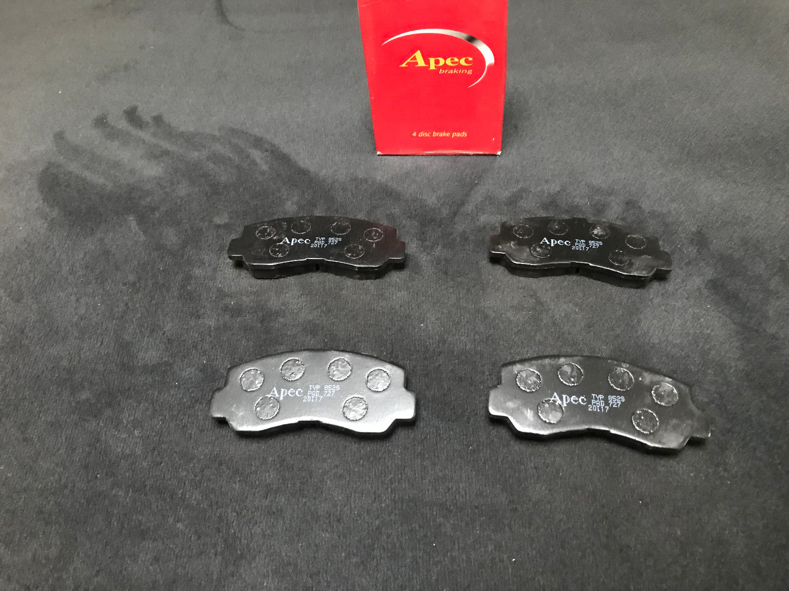 FOR MITSUBISHI PAJERO SHOGUN 2.3 2.6 4D56T NEW GENUINE APEC FRONT BRAKE PAD SET