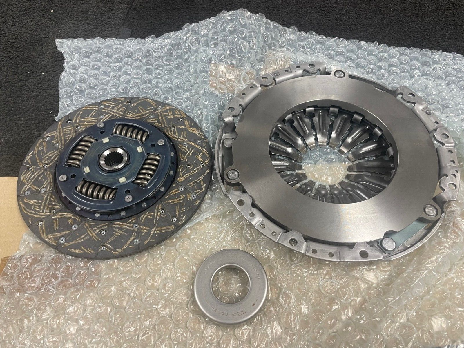 GENUINE 3PCE CLUTCH KIT FOR FRONTIER NAVARA NP300 D40 PATHFINDER 2.5 dCi 2005-14