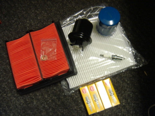 FOR HONDA CRV 2.0 OIL AIR FUEL POLLEN FILTERS + SPARK PLUGS