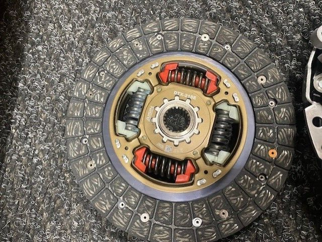 3PCE CLUTCH KIT CYLINDER FOR TOYOTA AURIS COROLLA YARIS 1.4 D-4D 6 SPEED MANUAL