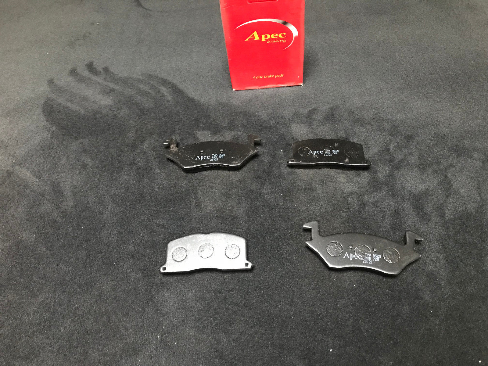 FOR TOYOTA STARLET 1.3 80 90 SERIES FRONT GENUINE NEW APEC BRAKE PAD SET