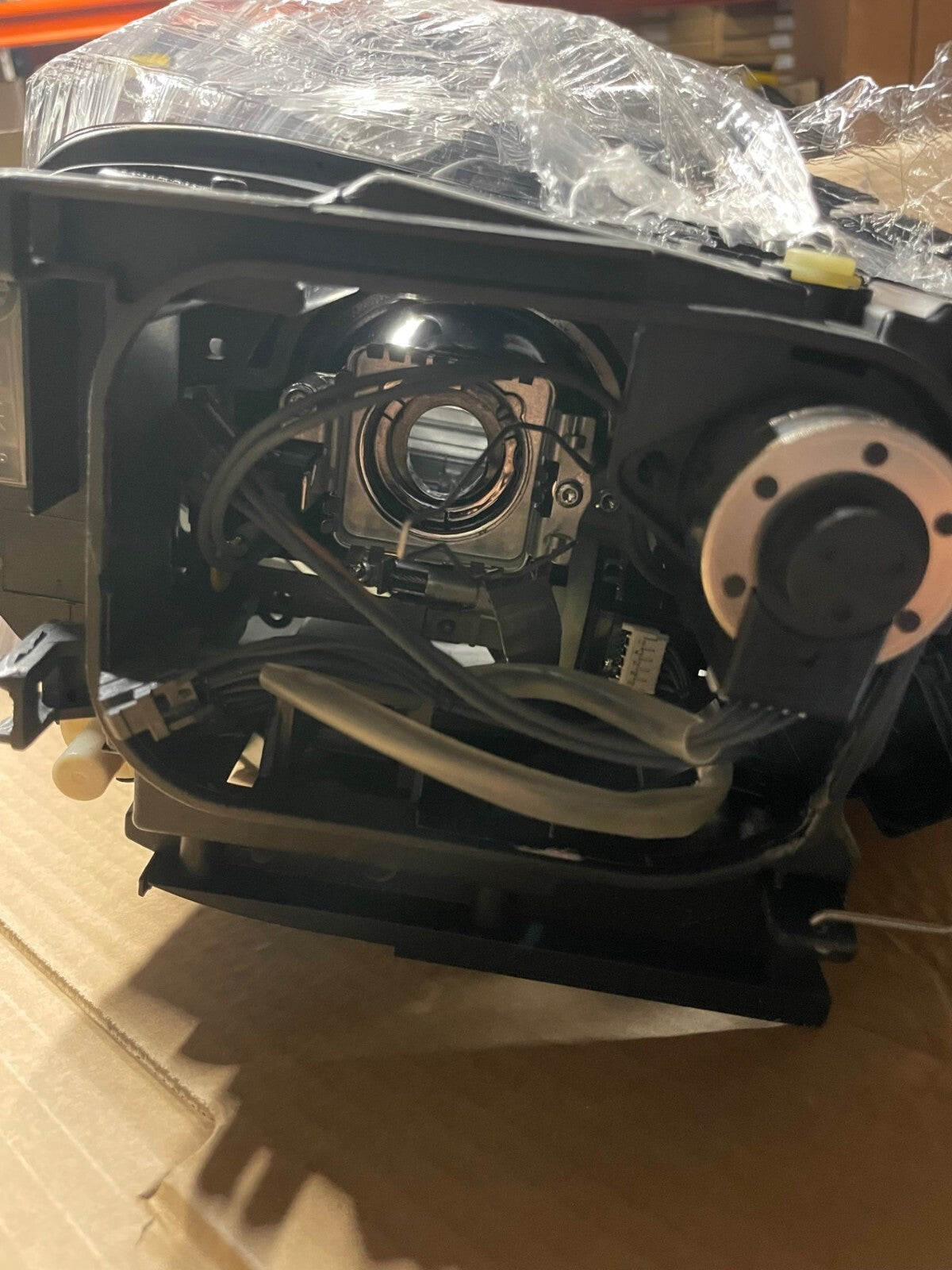GENUINE PASSAT B6 2005-2010 HEADLIGHT NS LH PASSENGER WHILE STOCK LAST BRAND NEW