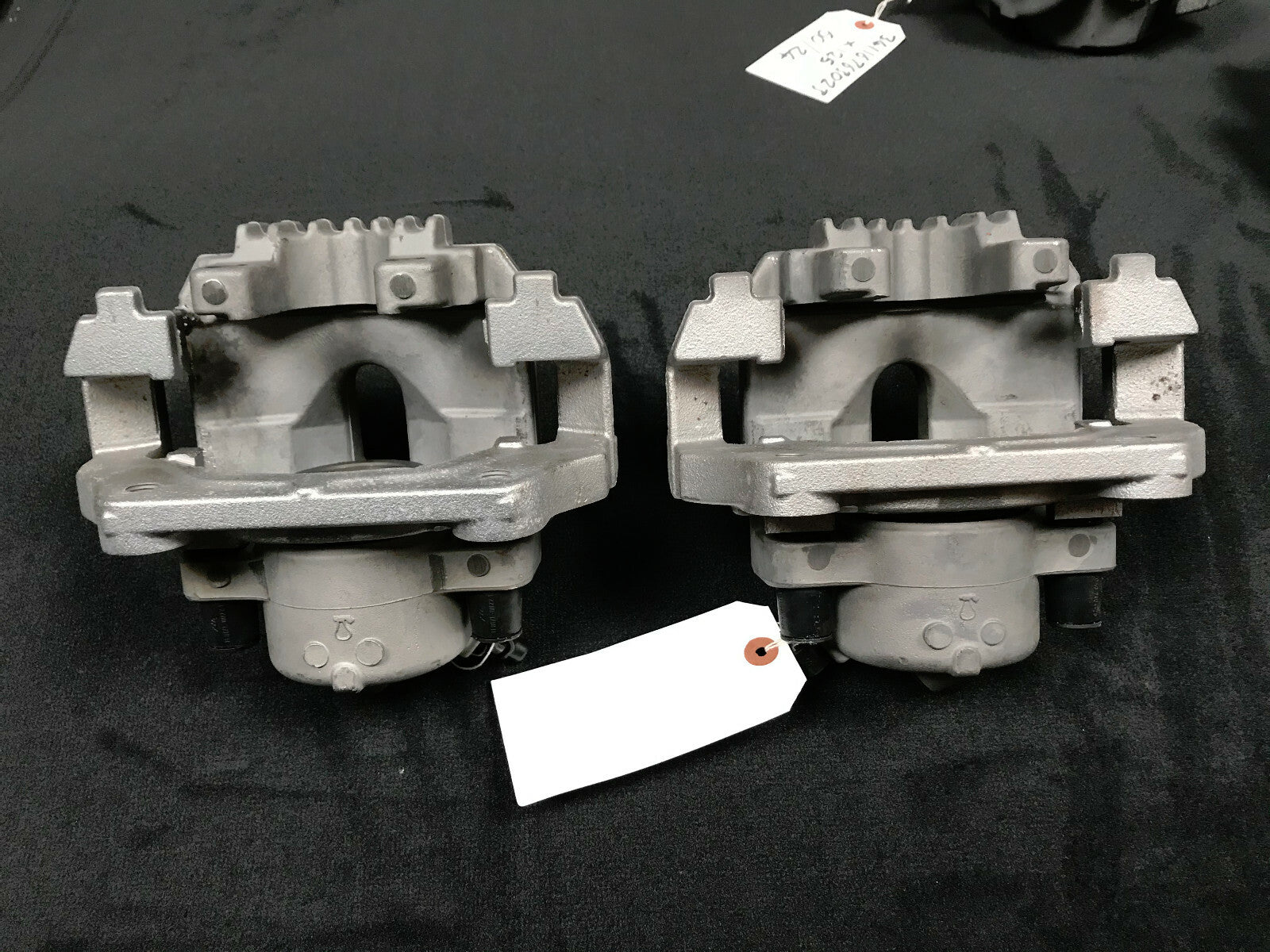 BMW 3 Ser E90 E91 E92 E93 E89 Z4 2 FRONT BRAKE CALIPER CARRIER  GENUINE OE