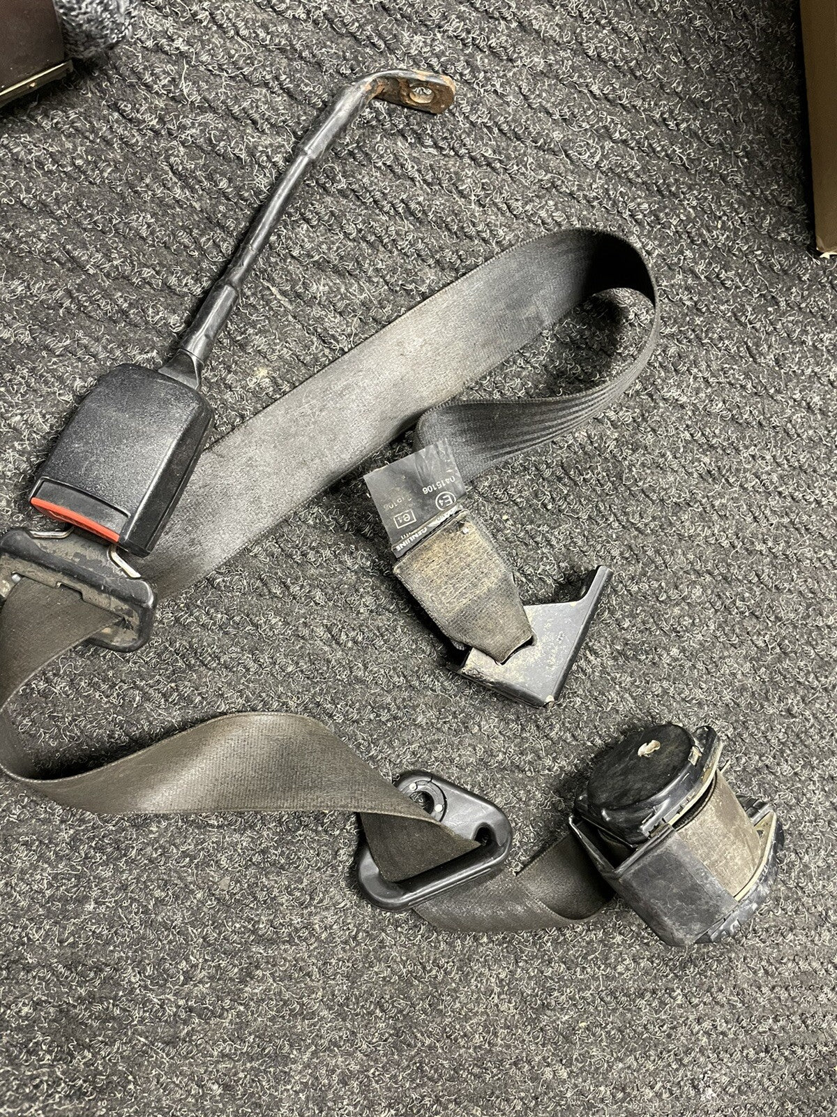 LAND ROVER DEFENDER 90 110 300TDI TD5 FRONT LH LEFT SEAT BELT +BUCKLE