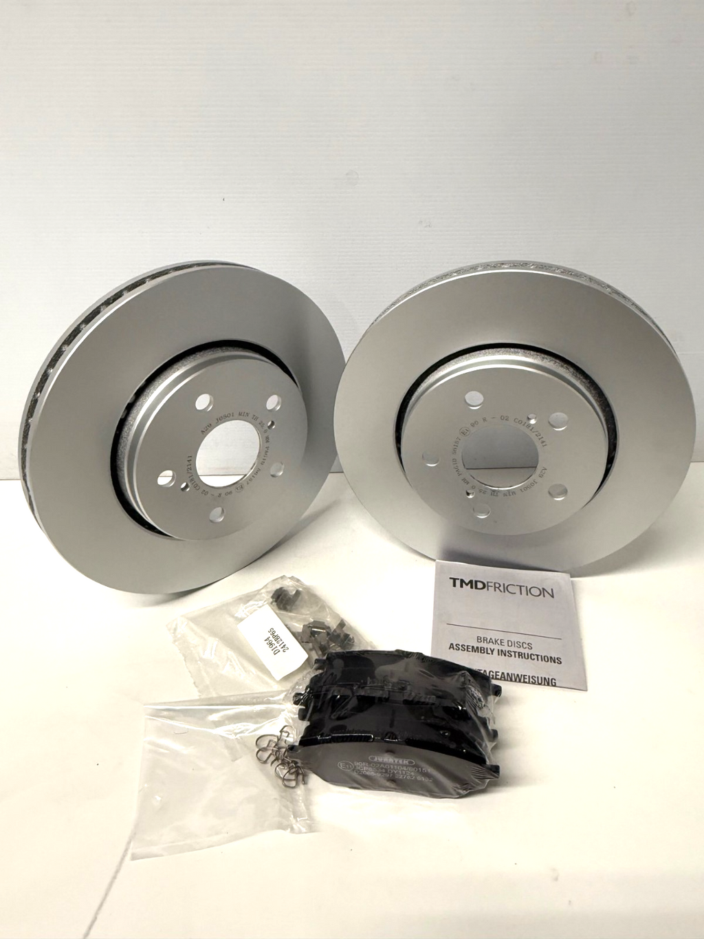 BRAND NEW FRONT BRAKE DISCS PAD SET FIT TOYOTA CHR CH-R PETROL/HYBRID 298MM